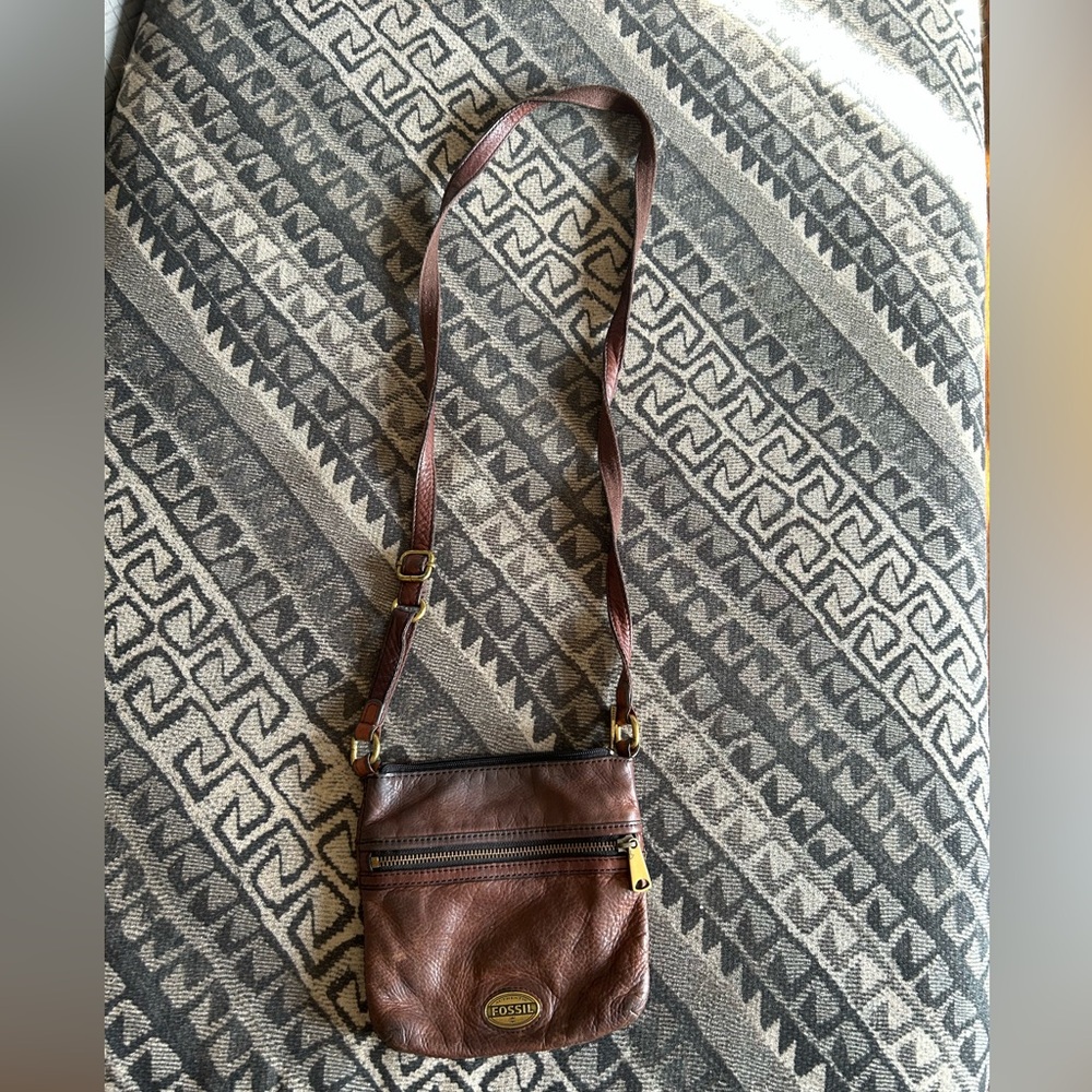 Fossil Brown Leather Crossbody Bag with Vintage Charm